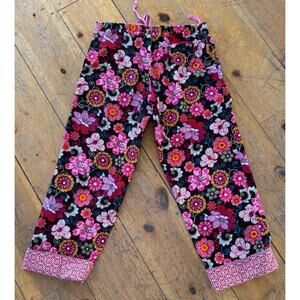 🌸🌺Vera Bradley Floral Corduroy Stretch Pants Size SMALL
Excellent Condition!!!